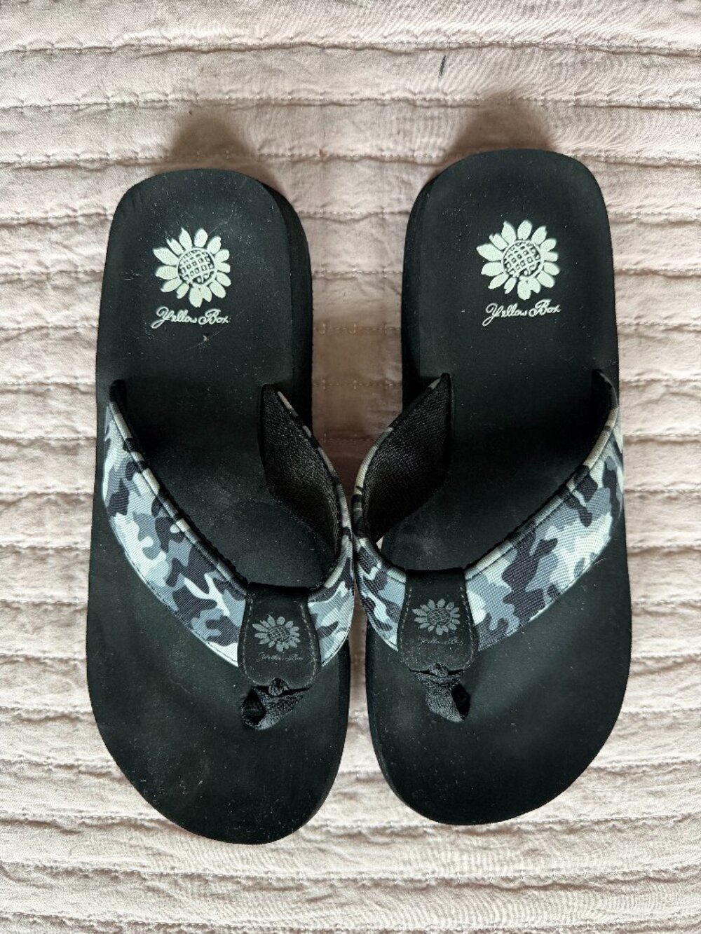 Yellow Box Camo Gray Black Womens Flip Flop Sandals 8.5